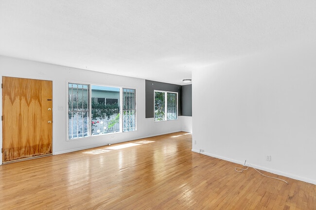 Photo - 1129 Lincoln Blvd