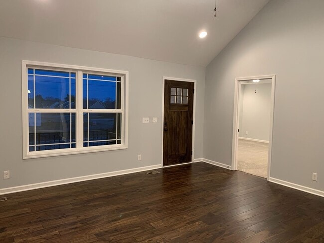 Photo - 3 Bedroom 2 Bath Home in Shelbyville
