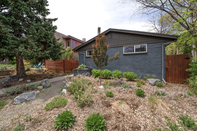 Photo - Beautiful 2-Bedroom Duplex with Granite Countertops & Hardwood Floors in the Heart of Denver!