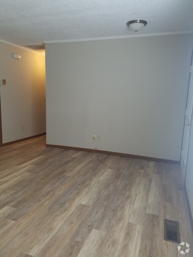 Building Photo - 101 S Bryan St Unit B Rental