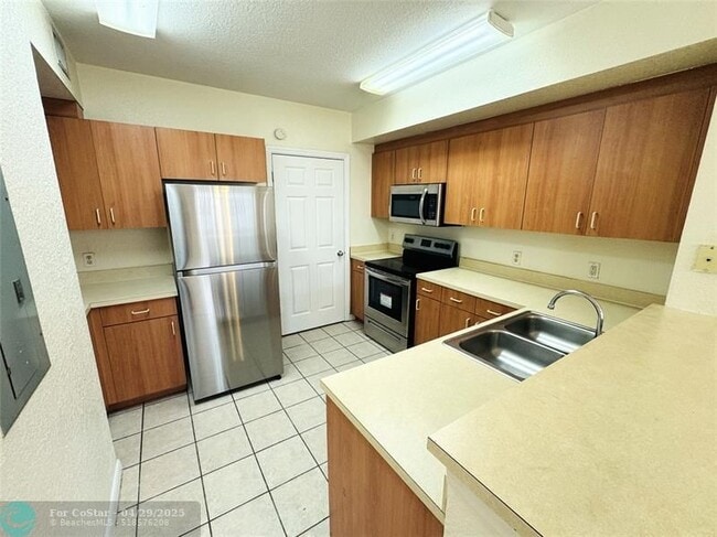 Photo - 705 Belmont Ln Unidad 705 Rental