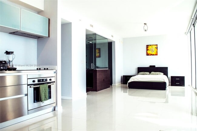 Building Photo - 1040 Biscayne Blvd Unit 1108 Rental