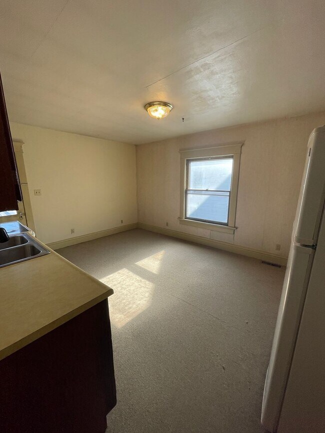 Photo - 723-723 1/2 South St Unidad 723 1/2