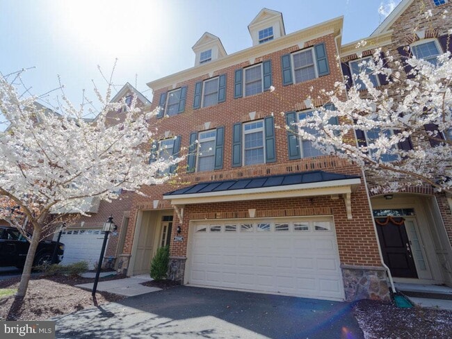 Photo - 22595 Windsor Locks Square