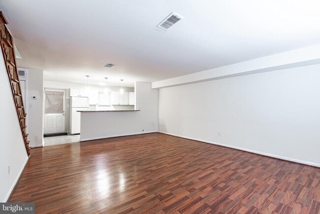 Building Photo - 430 N Patrick St Unit 2