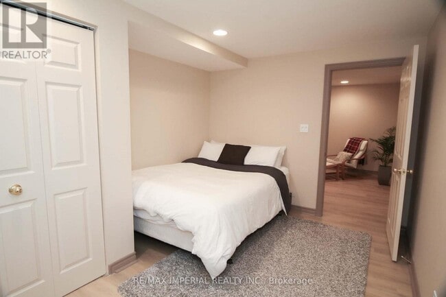 Photo - 249 Thornway Ave