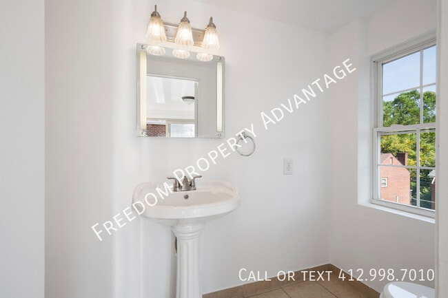 Photo - 2642 Mt Royal Rd