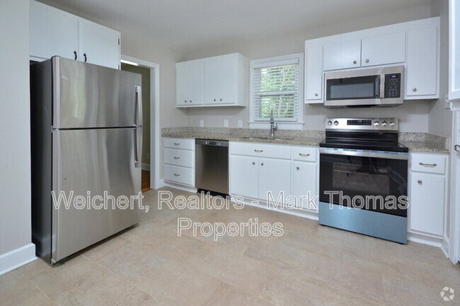 Building Photo - 2405 Albany St Rental