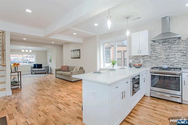 Building Photo - 2389 3rd St Rental