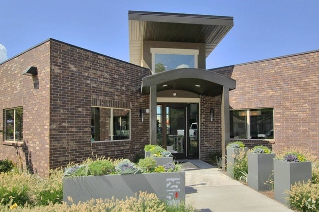 Leasing Office