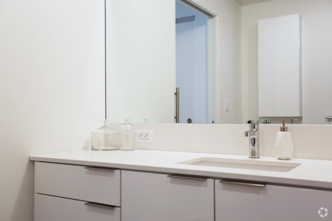 1BRR, 1BA - 610 ft²