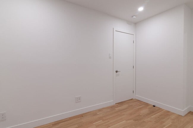 Photo - 760 Av. Galt Unit 309