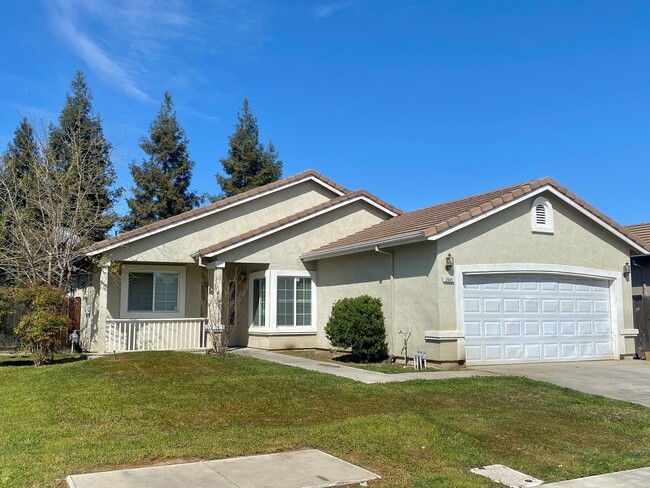 Merced: $2300 4 bedroom 2 bath home with g... - Merced: $2300 4 bedroom 2 bath home with g...