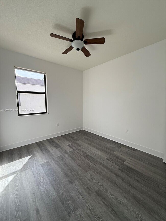 Photo - 10449 NW 82nd St Unit 33