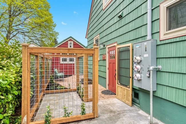 Photo - 4325 NE 42nd Ave Unit B