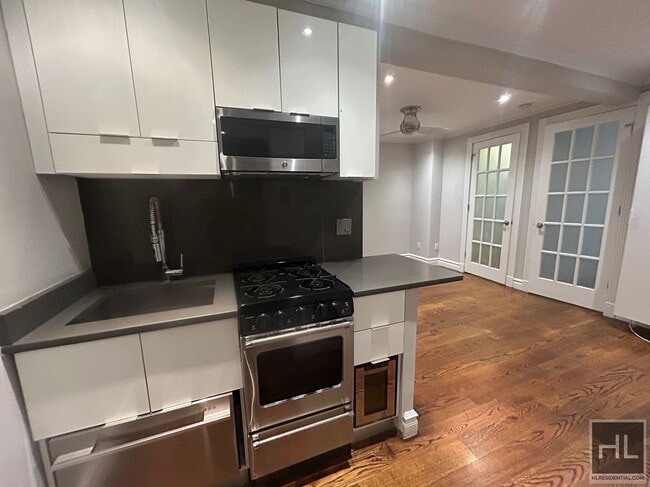 Photo - East 25th Street Unidad B