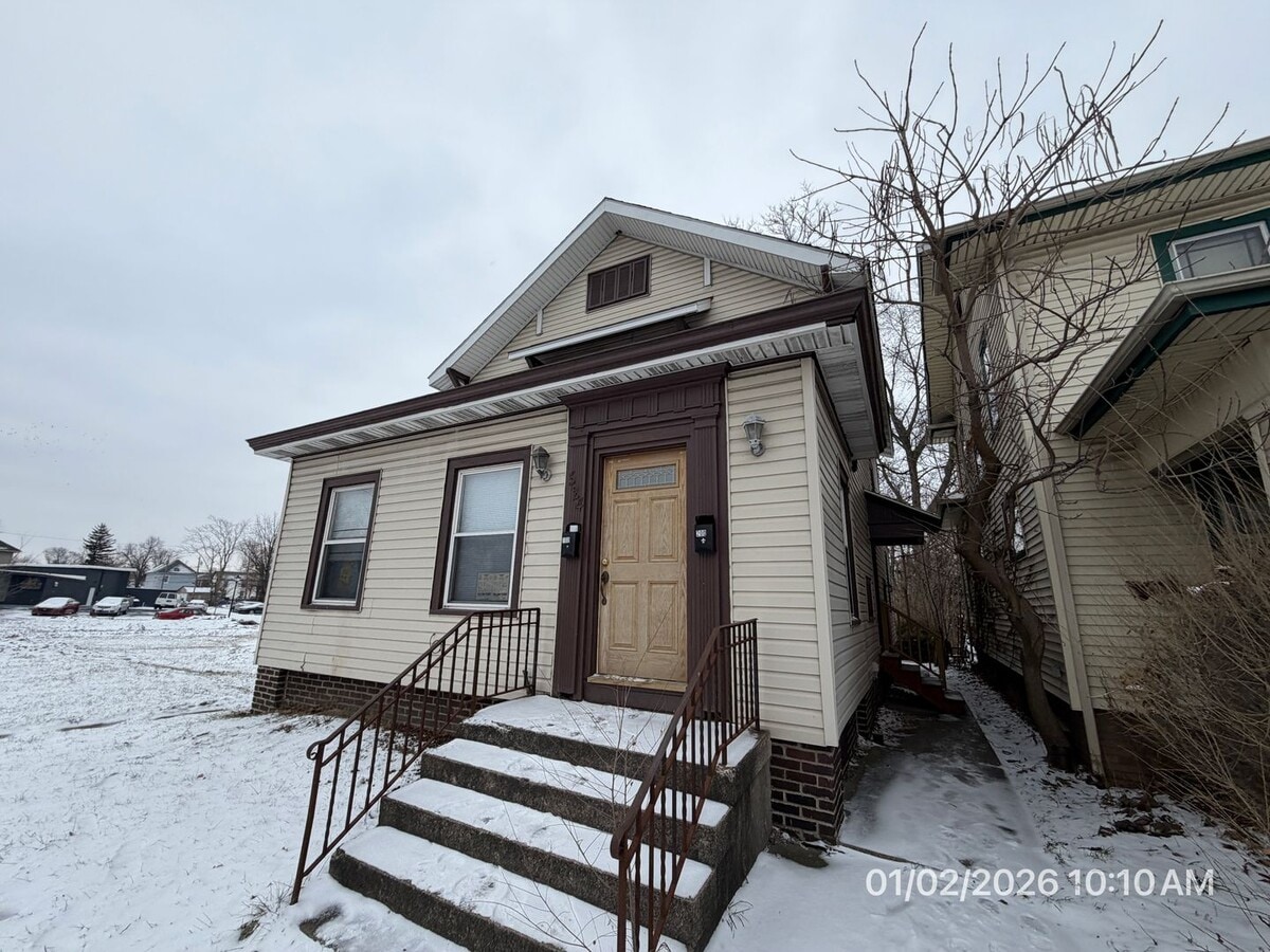 Photo - 524 E Jefferson Blvd Unit Apt 200