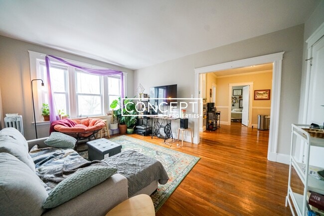 Building Photo - 11 Gray St Unit 9