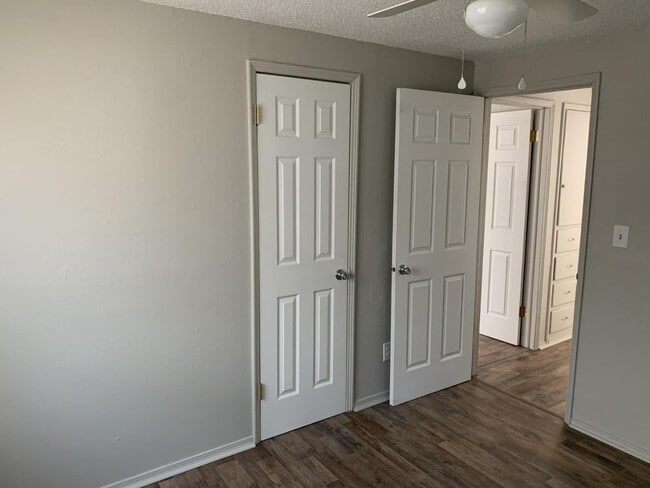 Photo - 3633 Mistletoe Ave