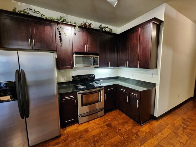 Photo - 5300 Peachtree Rd Unit 2212