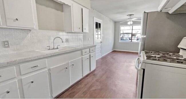 Photo - 809 Cub Ln
