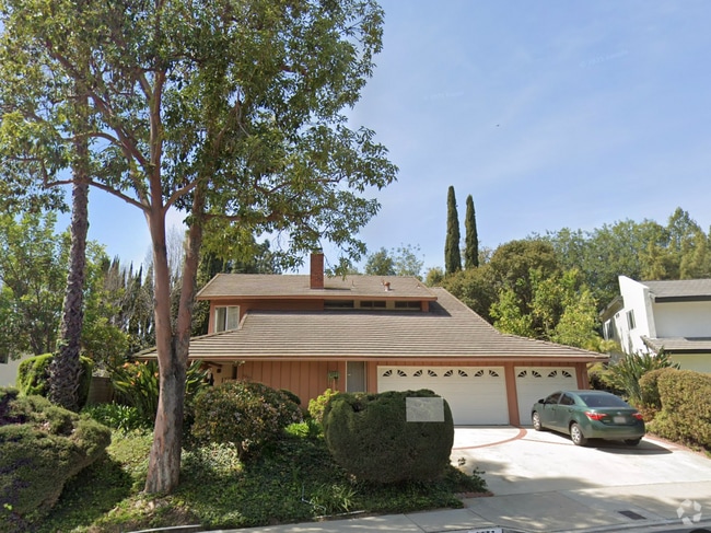 Building Photo - BEAUTIFUL 4 BEDROOM 3 BATH HOME