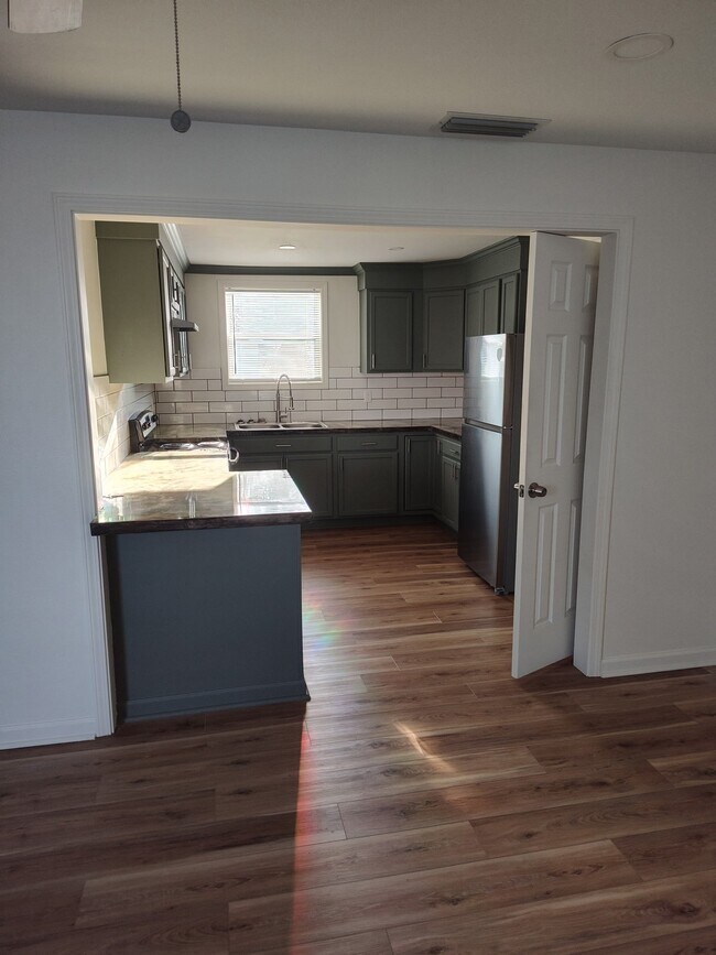130-132 Barrilleaux St Unit 130 b