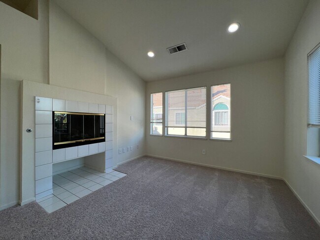 Photo - Bright 2 Bedroom 2 Bath Condo Perfectly Lo...
