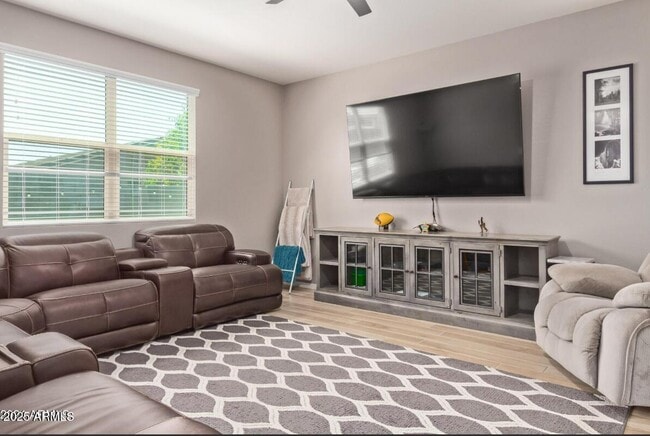 Photo - 547 W Panola Dr