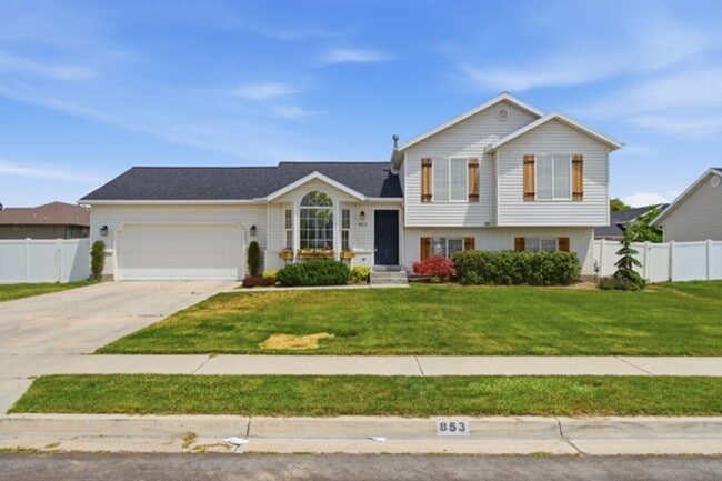 Building Photo - Gorgeous Lehi Home