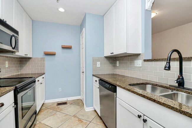 Photo - 3721 Picasso Court Unidad 3721