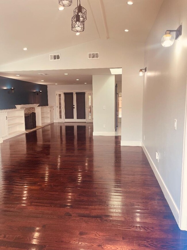 Photo - 3495 Meridian Ave