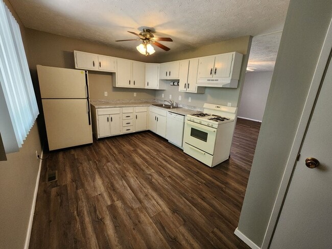 Photo - 3 Bedroom Home in Bloomington