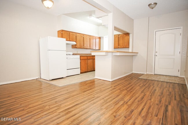 Photo - 3403 Pershing Dr House