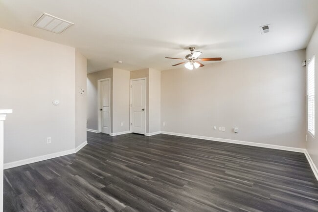Photo - 1615 Moineau Ln