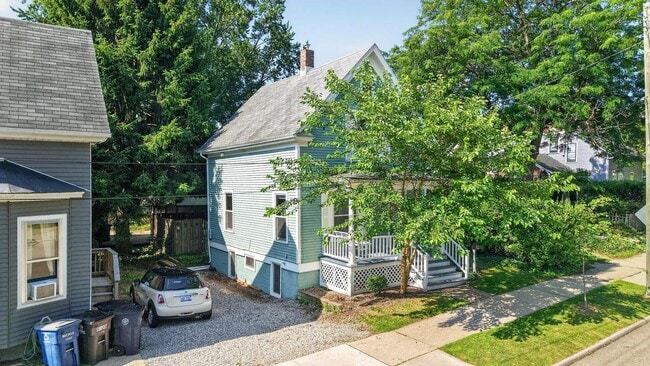 Photo - 207 W Jefferson St