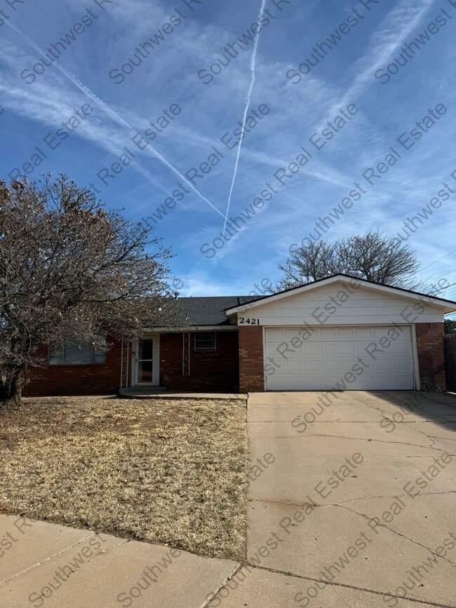 Building Photo - Spacious 4 bedroom 2 bath brick home
