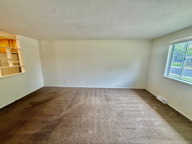 Photo - 1079-1083 Winona Drive Unit 1083