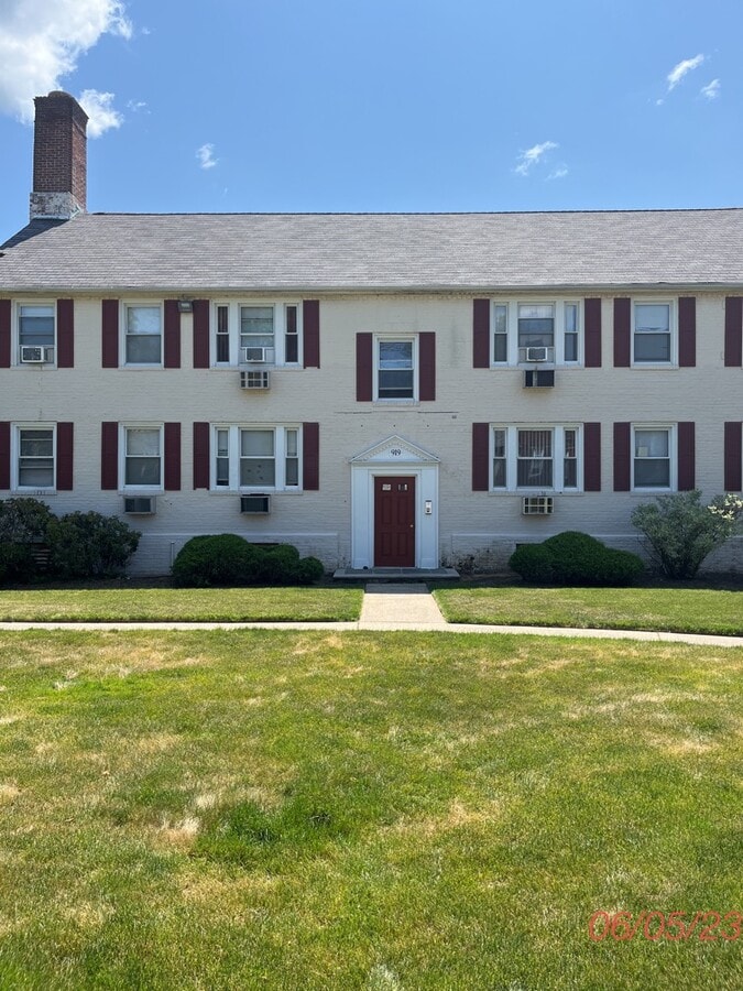 Photo - 955F East Front Street