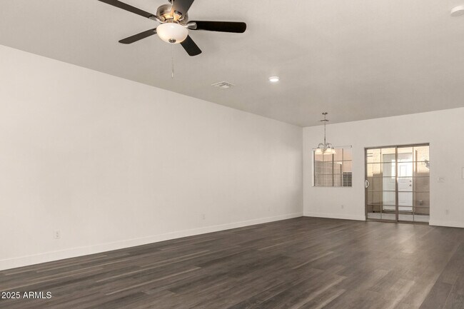 Photo - 2838 E Tracy Ln