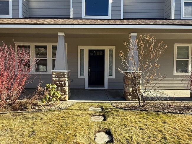 Photo - Charming Upgraded Home in Deschutes River Crossing North – SW Bend