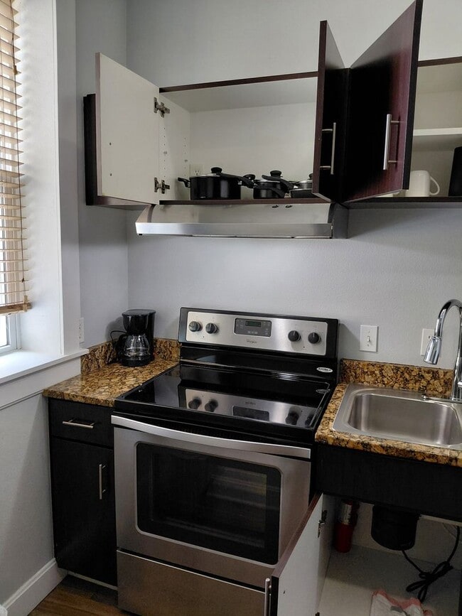 302 W Commercial St Unit 207E