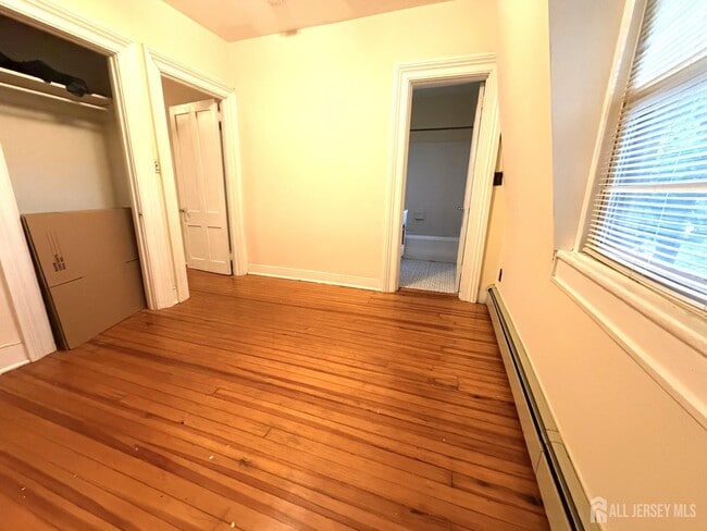 207 Woodbridge Ave