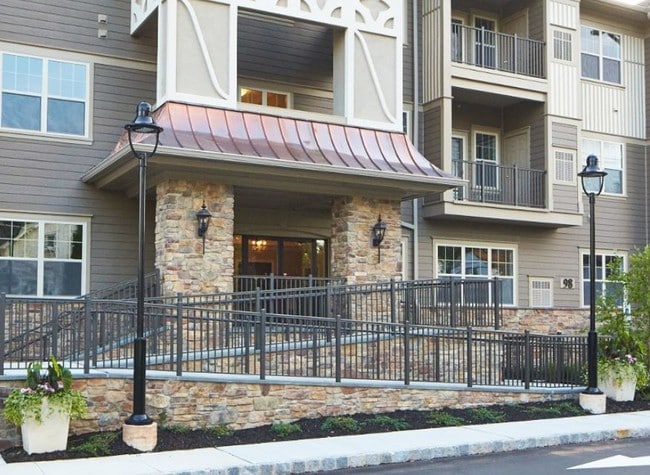 Photo - Maplewood Crossing Luxury Apartments