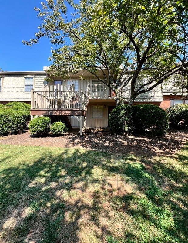 Building Photo - 3826 Country Club Rd