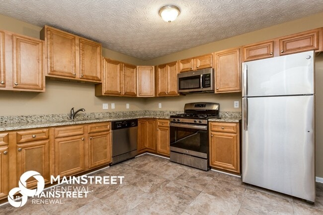 Photo - 2490 Deerfield Dr