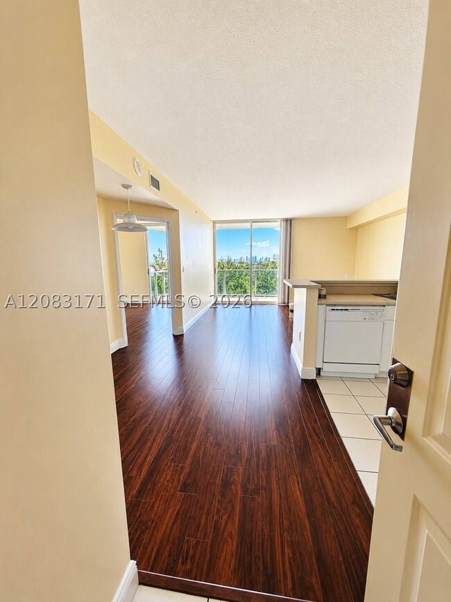 Building Photo - 5077 NW 7th St Unit 1105