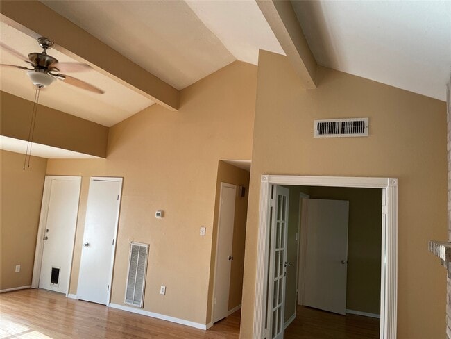 Building Photo - 1011 E Brompton Dr Rental