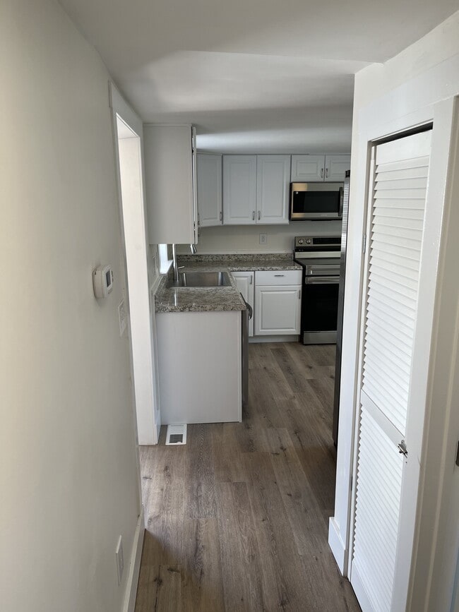 36 1st St