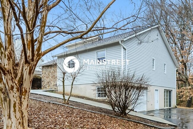 Photo - 4 Bedroom Pet-Friendly Home in Winston-Salem, NC with Main Street Renewal